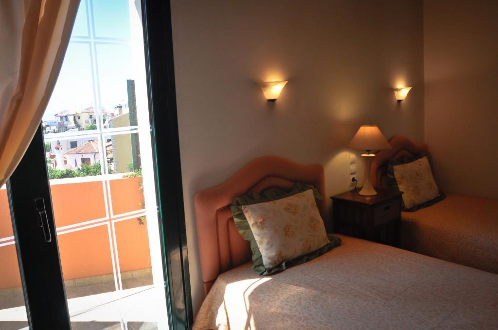 Orsalia Luxury Suites Platanés Quarto foto