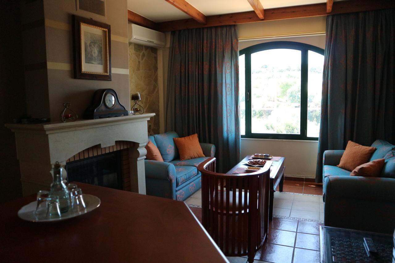 Orsalia Luxury Suites Platanés Exterior foto